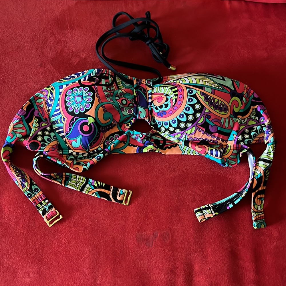 Medium Gibson LatimerThis adorable two piece Swimsuit - Picture 3 of 3